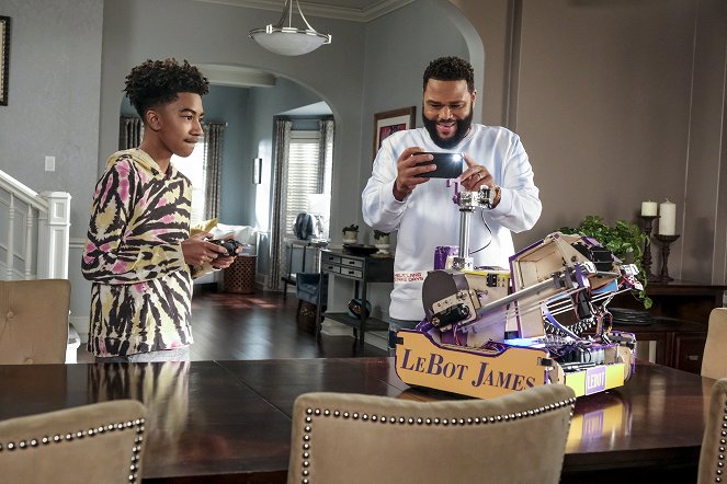 Black-ish - You Don't Know Jack - Z filmu - Miles Brown, Anthony Anderson