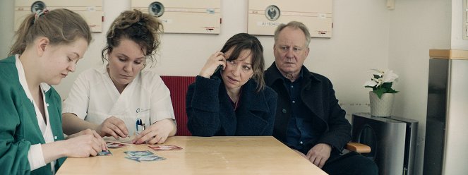 Naděje - Z filmu - Andrea Bræin Hovig, Stellan Skarsgård