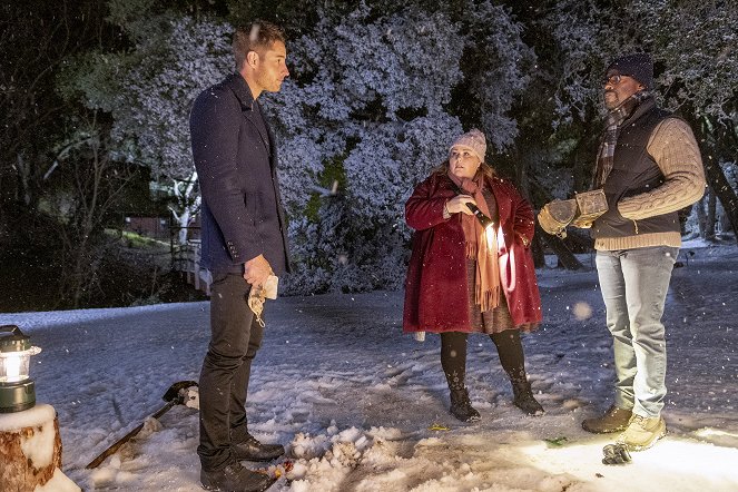 This Is Us - The Cabin - Photos - Justin Hartley, Chrissy Metz, Sterling K. Brown