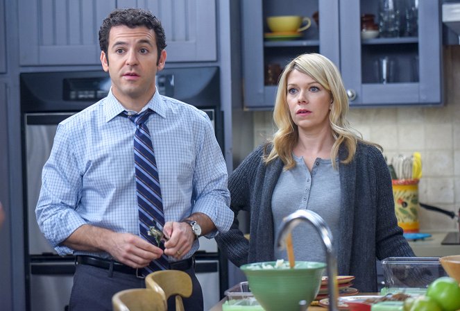 The Grinder - The Ties That Grind - Z filmu - Fred Savage, Mary Elizabeth Ellis