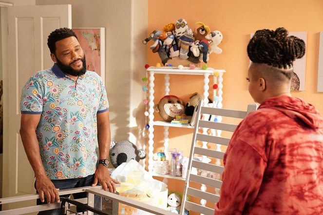 Black-ish - ...Baby One More Time - Z filmu - Anthony Anderson