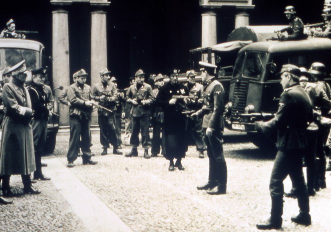 Poslední dny Mussoliniho - Z filmu