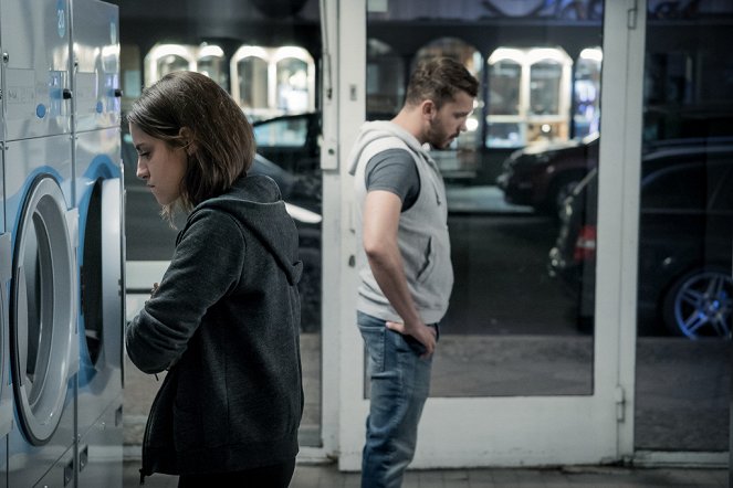 Der gute Bulle - Friss oder stirb - Z filmu - Almila Bağrıaçık, Edin Hasanović