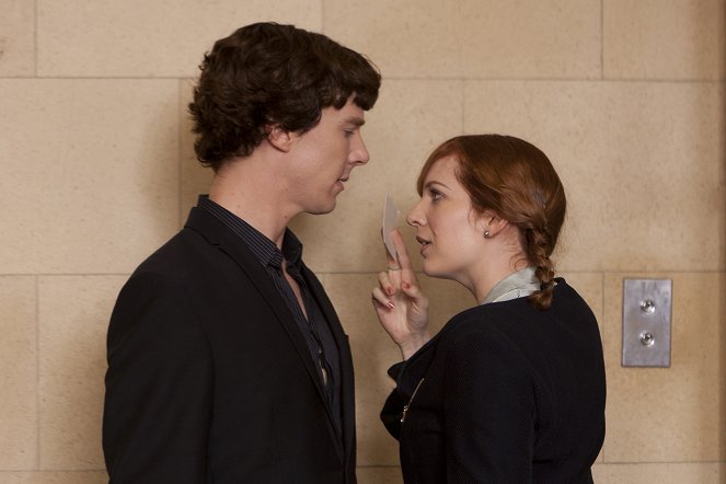 Sherlock - Série 2 - Reichenbašský pád - Z filmu - Benedict Cumberbatch, Katherine Parkinson