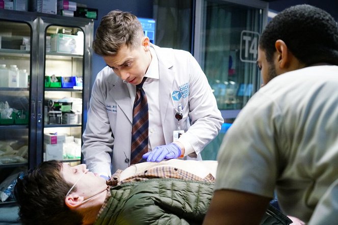 Nemocnice Chicago Med - Série 5 - A Needle in the Heart - Z filmu