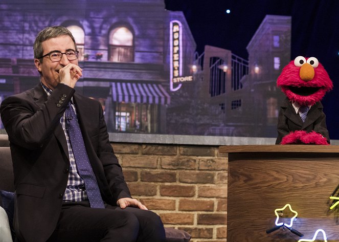 The Not Too Late Show with Elmo - Z filmu