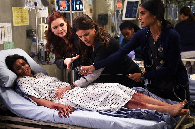 Code Black - Hero Complex - Z filmu - True O'Brien, Emily Tyra, Marcia Gay Harden, Melanie Chandra