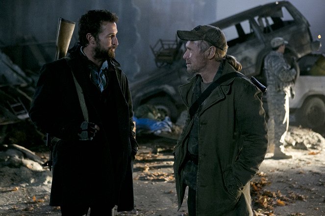 Falling Skies - At All Costs - Z filmu - Noah Wyle, Will Patton