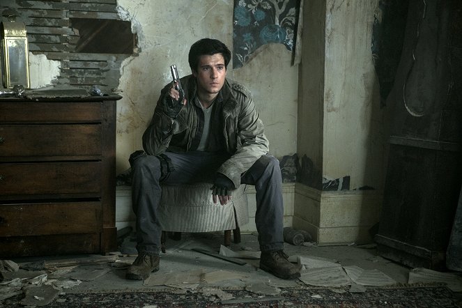 Falling Skies - Be Silent and Come Out - Z filmu - Drew Roy