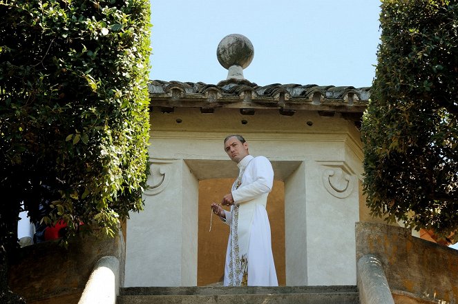 Mladý papež - Z filmu - Jude Law