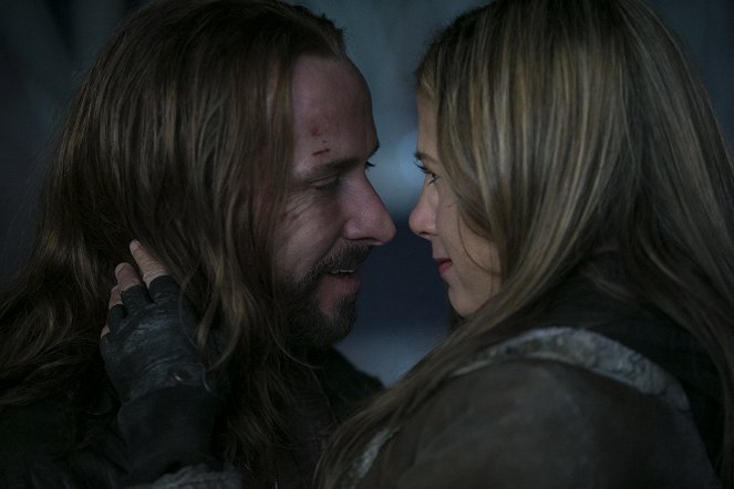 Falling Skies - A Thing with Feathers - Z filmu - Colin Cunningham, Mira Sorvino
