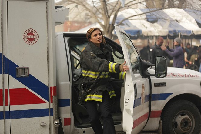 Chicago Fire - Temný den - Z filmu - Christine Evangelista