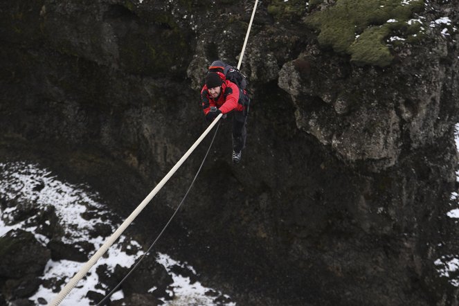 Man vs. Wild - Men vs. Wild with Jake Gyllenhaal - Photos - Jake Gyllenhaal