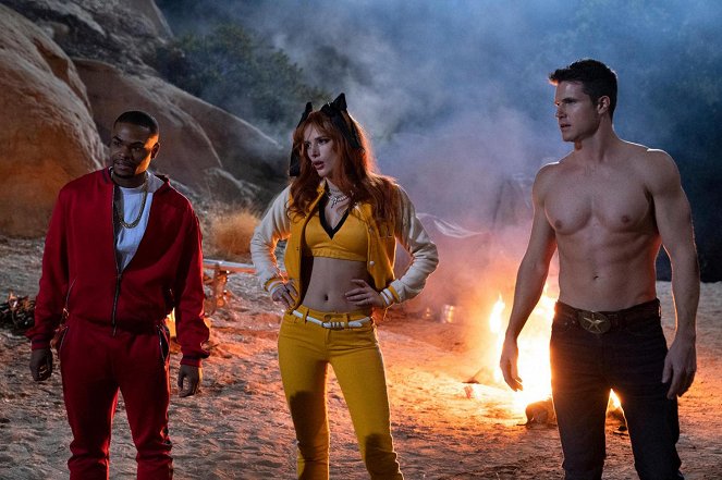 Andrew Bachelor, Bella Thorne, Robbie Amell
