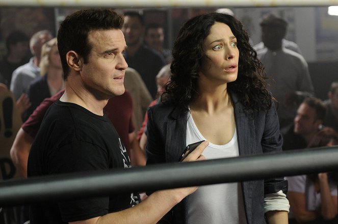 Skladiště 13 - Druhá šance - Z filmu - Eddie McClintock, Joanne Kelly