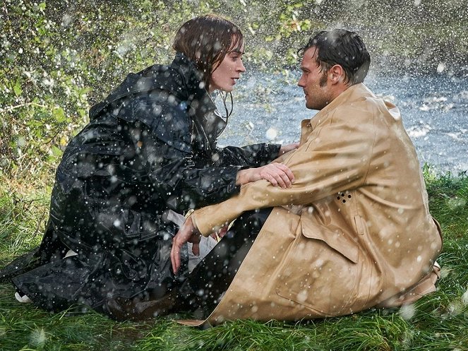 Romance po irsku - Z filmu - Emily Blunt, Jamie Dornan