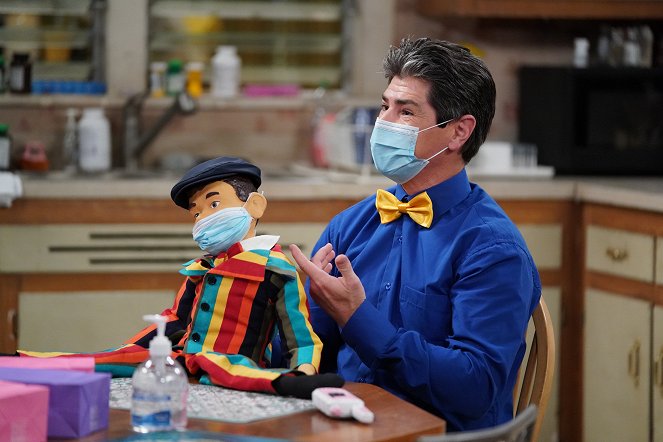 The Conners - Birthdays, Babies and Emotional Support Chickens - Z filmu - Michael Fishman