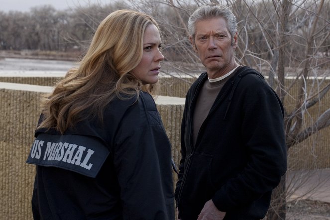 In Plain Sight - The Medal of Mary - Photos - Mary McCormack, Stephen Lang