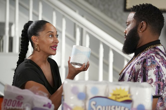 Black-ish - Black-Out - Z filmu - Tracee Ellis Ross, Anthony Anderson