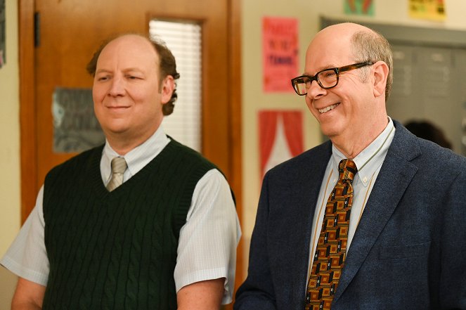 Goldbergovi - Quaker Warden - Z filmu - Dan Bakkedahl, Stephen Tobolowsky