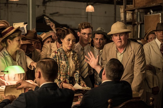 Elizabeth Tan, Luke Treadaway, Colm Meaney