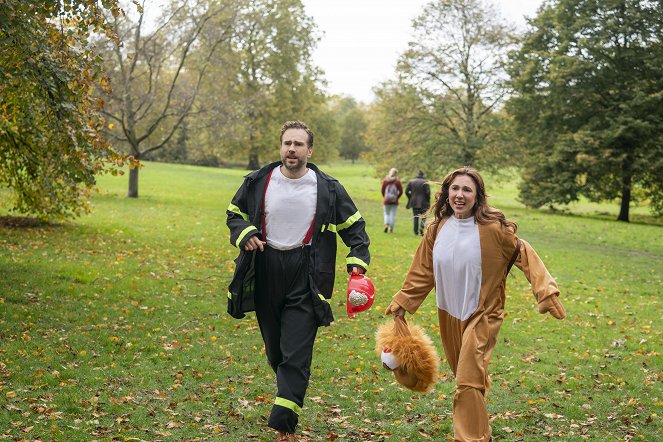 Trying - Slunce v zádech - Z filmu - Rafe Spall, Esther Smith