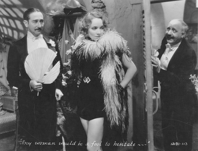 Adolphe Menjou, Marlene Dietrich, Paul Porcasi