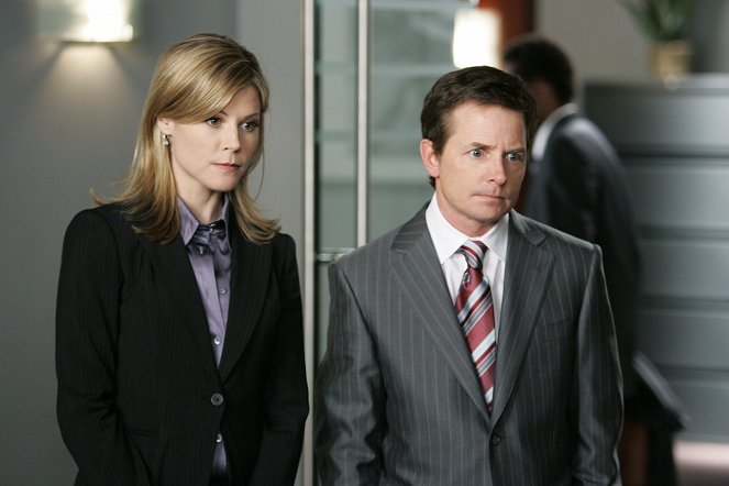 Kauzy z Bostonu - Prsa na scéně - Z filmu - Julie Bowen, Michael J. Fox