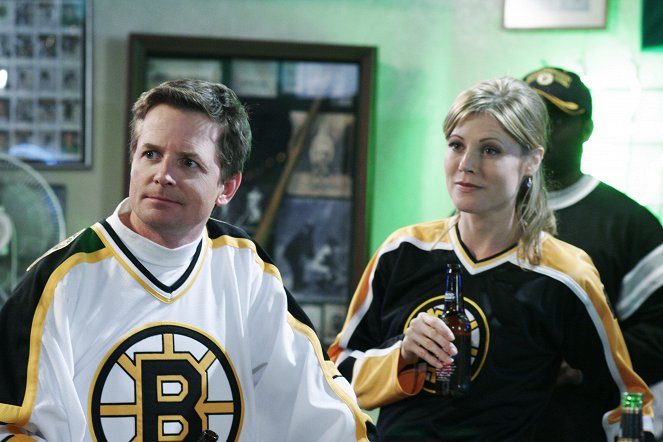 Kauzy z Bostonu - Prsa na scéně - Z filmu - Michael J. Fox, Julie Bowen