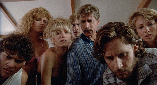 Zrzavý pasažér - Z filmu - Beau Dremann, Clare Carey, Shari Shattuck, Rob Estes, Alex Cord, Eric Larson, Toni Hudson