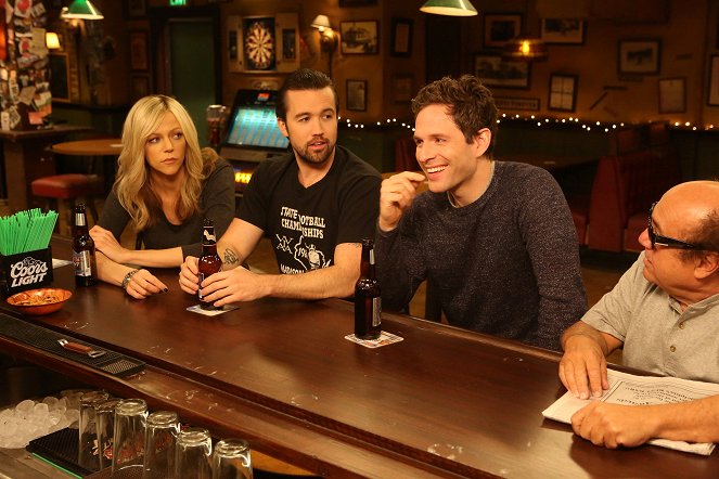 It's Always Sunny in Philadelphia - Parta se zoufale snaží vyhrát cenu - Z filmu - Kaitlin Olson, Rob McElhenney, Glenn Howerton, Danny DeVito