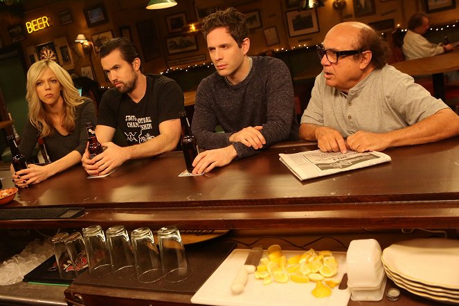 It's Always Sunny in Philadelphia - Parta se zoufale snaží vyhrát cenu - Z filmu - Kaitlin Olson, Rob McElhenney, Glenn Howerton, Danny DeVito