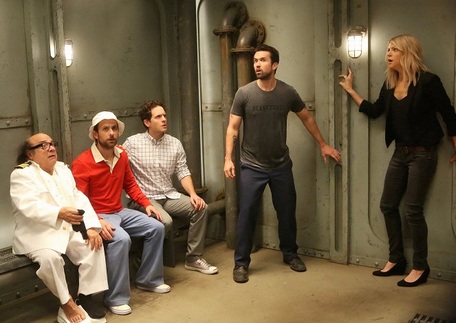 Danny DeVito, Charlie Day, Glenn Howerton, Rob McElhenney, Kaitlin Olson