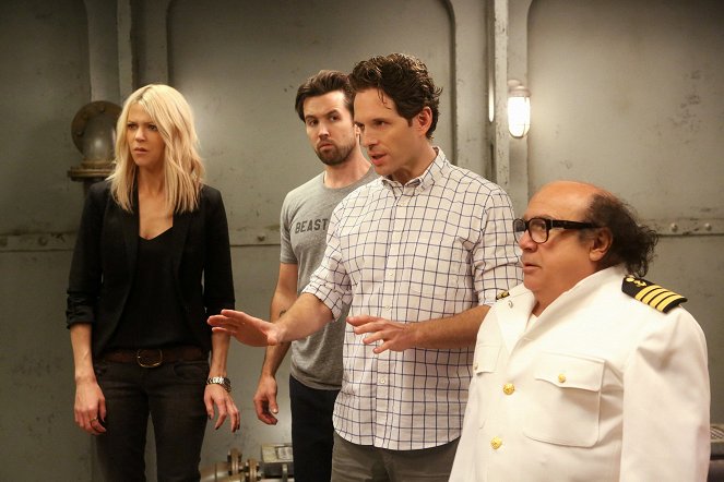 It's Always Sunny in Philadelphia - Parta jde do pekla: 2. část - Z filmu - Kaitlin Olson, Rob McElhenney, Glenn Howerton, Danny DeVito