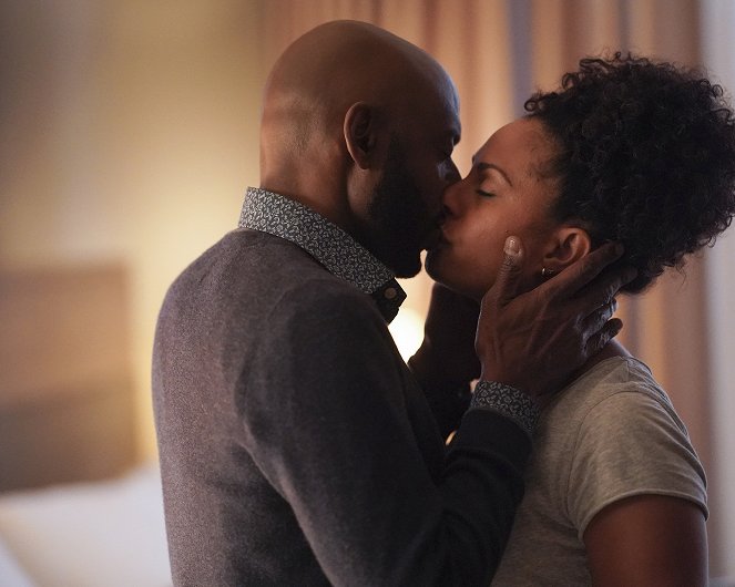 A Million Little Things - Crystal Clear - Z filmu - Romany Malco, Christina Moses