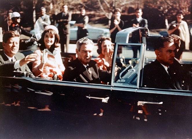JFK návrat: Za zrcadlem - Z filmu - John F. Kennedy, Jacqueline Kennedy
