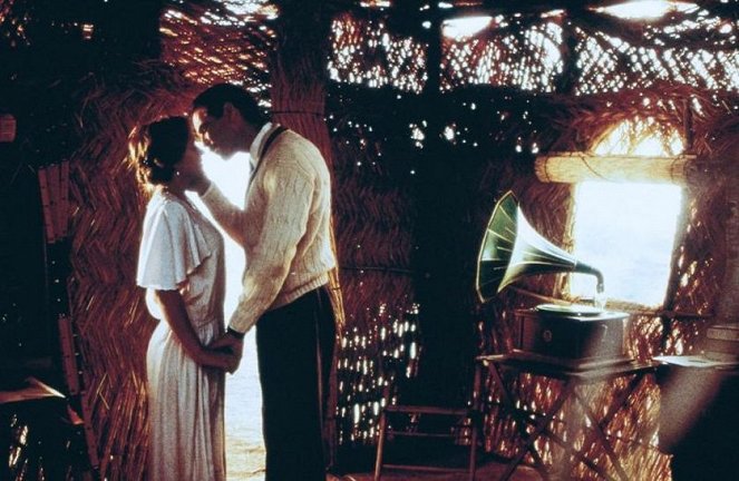 Beatie Edney, Pierce Brosnan