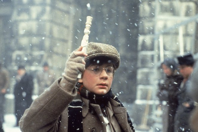 Mladý Sherlock Holmes - Z filmu - Alan Cox