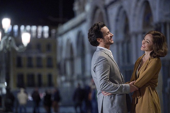 The Wedding Veil Unveiled - Z filmu - Paolo Bernardini, Autumn Reeser
