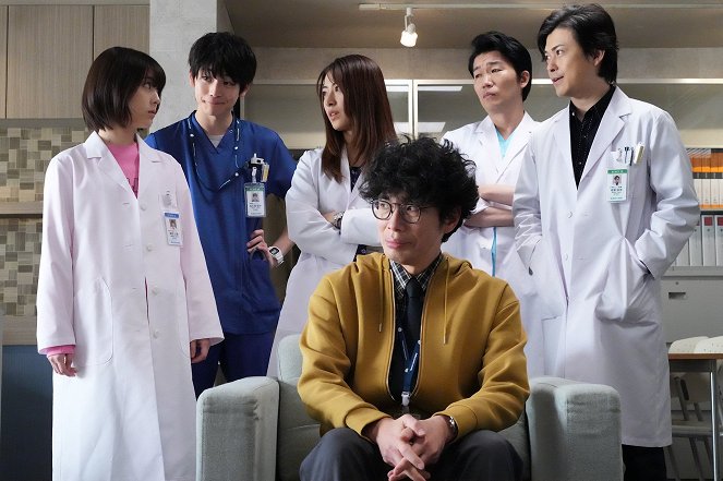 Doctor White - Z filmu - Minami Hamabe, Fumija Takahaši, Miori Takimoto, Džin Katagiri, Cutomu Takahaši, Rjó Kacudži