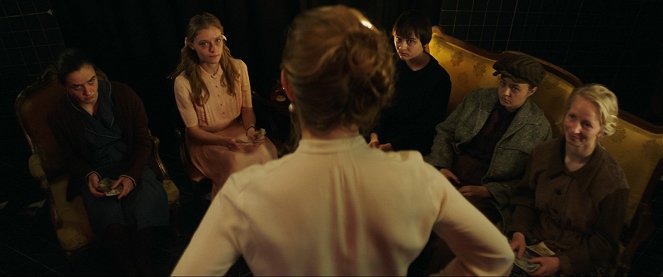 Trümmermädchen - Die Geschichte der Charlotte Schumann - Z filmu