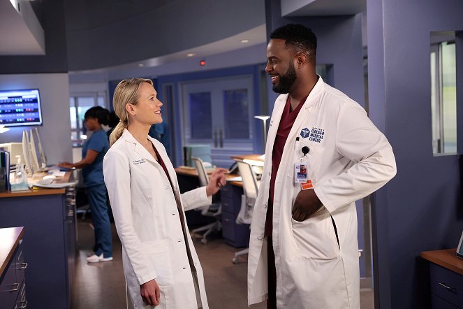 Nemocnice Chicago Med - Série 7 - You Can't Always Trust What You See - Z filmu - Kristen Hager, Guy Lockard