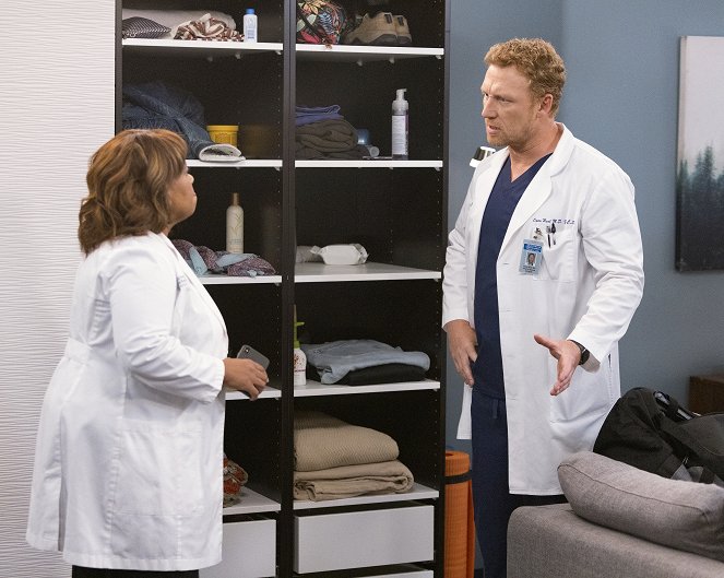 Chirurgové - Honba po krvi - Z filmu - Chandra Wilson, Kevin McKidd