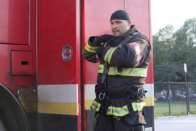 Chicago Fire - Counting Your Breaths - Z filmu - Joe Minoso