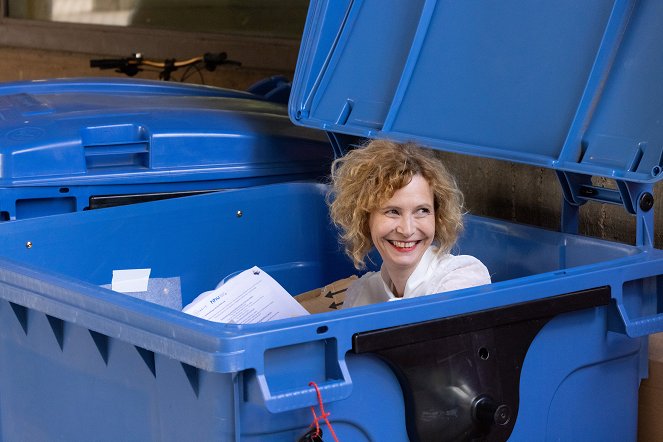 Frau Jordan stellt gleich - Der Ausschuss - Z filmu