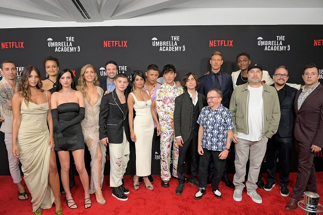 Umbrella Academy - Série 3 - Z akcí - Umbrella Academy S3 Netflix Screening at The London West Hollywood at Beverly Hills on June 17, 2022 in West Hollywood, California