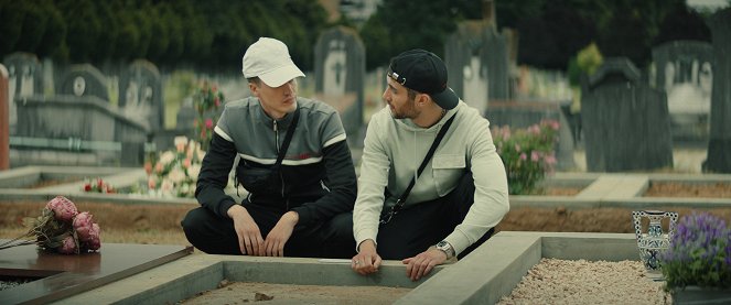 V rodné zemi - Těžko splnitelný slib - Z filmu - Ward Kerremans, Yassine Ouaich