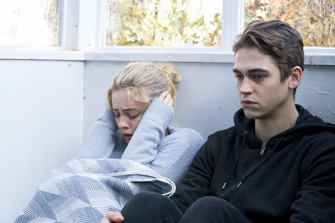 After: Pouto - Z filmu - Josephine Langford, Hero Fiennes Tiffin