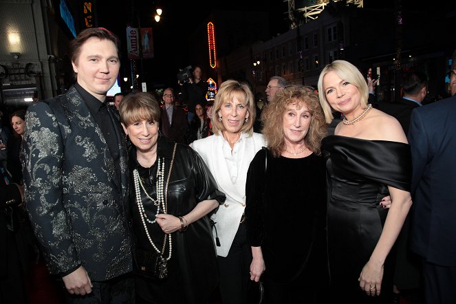 Fabelmanovi - Z akcí - Special screening of THE FABELMANS at the AFI Fest at the TCL Chinese Theatre on November 06, 2022 in Hollywood, CA, USA - Paul Dano, Anne Spielberg, Michelle Williams