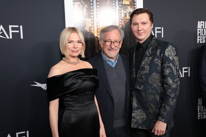 Fabelmanovi - Z akcí - Special screening of THE FABELMANS at the AFI Fest at the TCL Chinese Theatre on November 06, 2022 in Hollywood, CA, USA - Michelle Williams, Steven Spielberg, Paul Dano